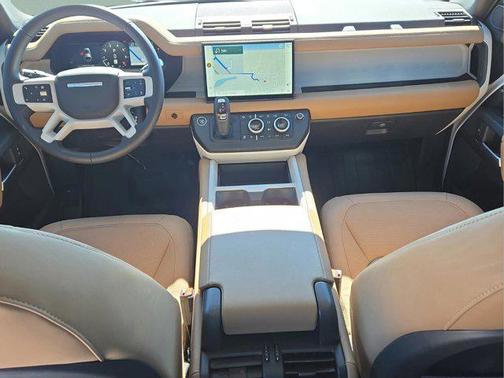 2025 Land Rover Defender 110 P300