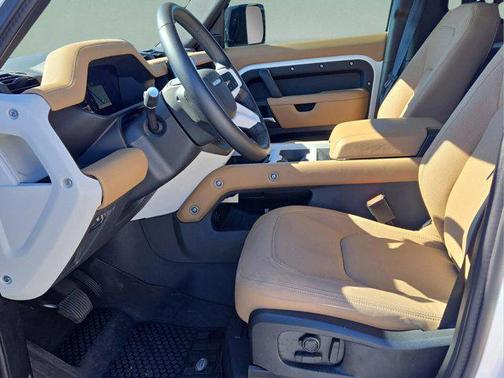 2025 Land Rover Defender 110 P300