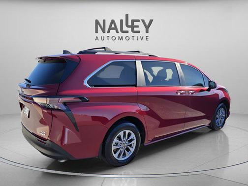 2024 Toyota Sienna XLE