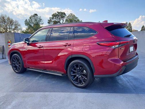 2022 Toyota Highlander Platinum