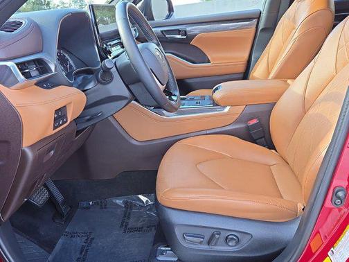 2022 Toyota Highlander Platinum