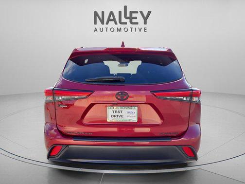 2022 Toyota Highlander Platinum