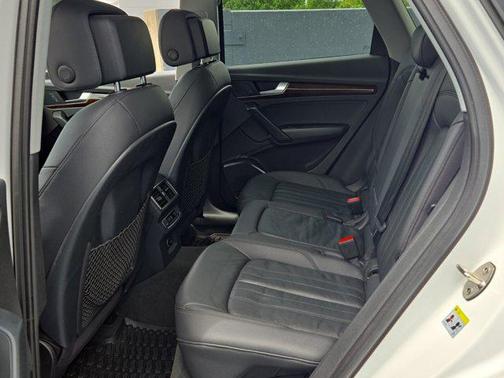 2018 Audi Q5 2.0T Premium Plus