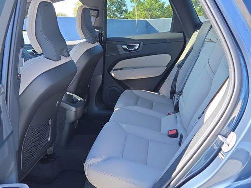 2026 Volvo XC60 B5 Core