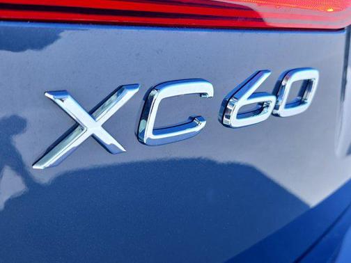 2026 Volvo XC60 B5 Core