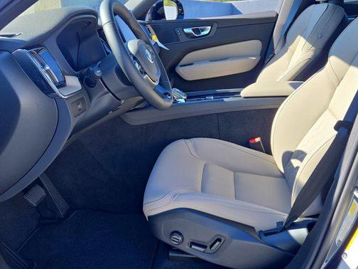 2026 Volvo XC60 B5 Core