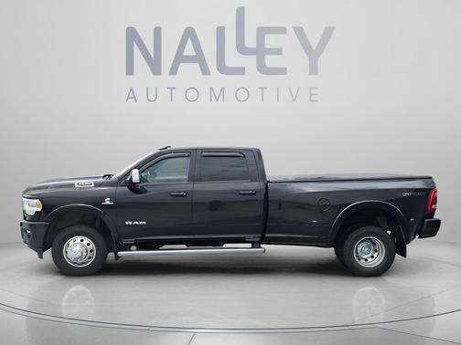 Diamond Black Crystal Pearlcoat 2020 RAM 3500 Laramie Crew Cab 4x4 8' Box