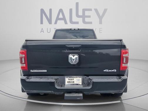 Diamond Black Crystal Pearlcoat 2020 RAM 3500 Laramie Crew Cab 4x4 8' Box
