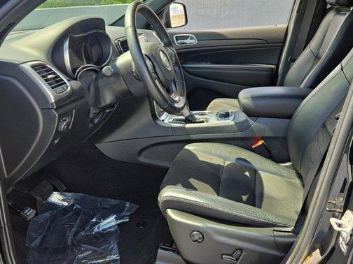 2022 Jeep Grand Cherokee Laredo