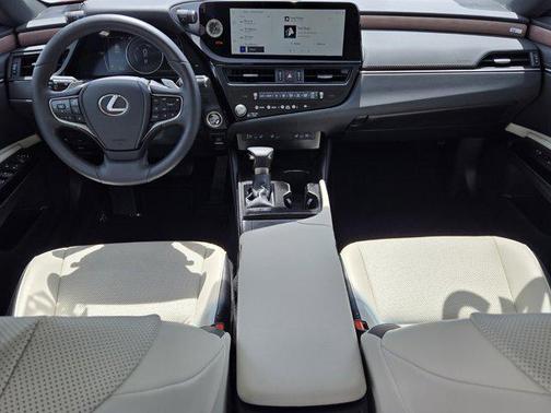 2025 Lexus ES 300h Base