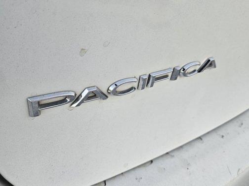 2018 Chrysler Pacifica Touring-L