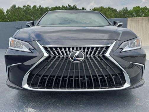 2025 Lexus ES 300h Base