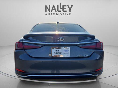 2025 Lexus ES 300h Luxury