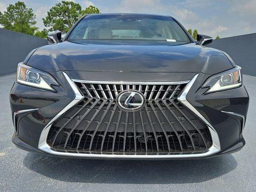 2025 Lexus ES 300h Base