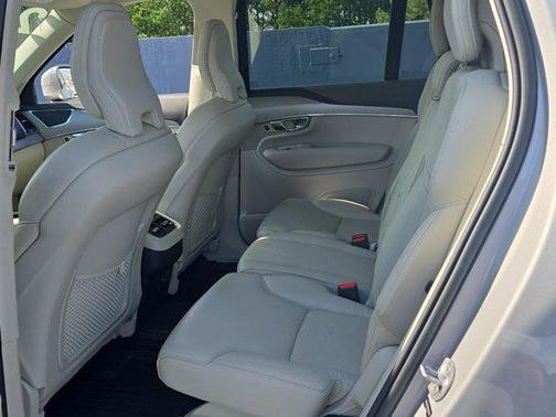 2023 Volvo XC90 B5 Core