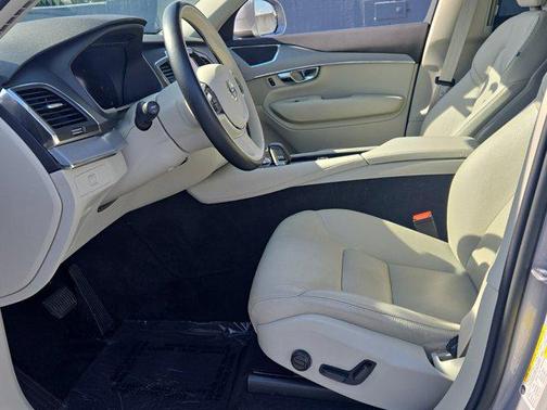 2023 Volvo XC90 B5 Core