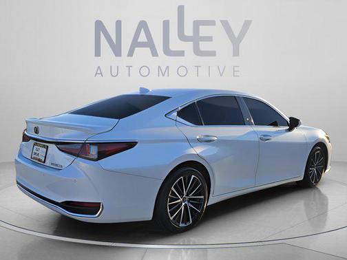 Eminent White Pearl 2023 Lexus ES 300h Base