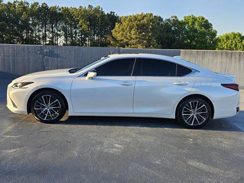 Eminent White Pearl 2023 Lexus ES 300h Base