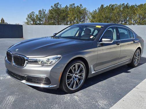 2019 BMW 740 740i