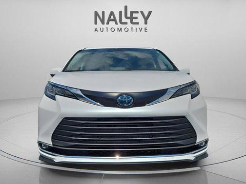 2023 Toyota Sienna XLE 7 Passenger