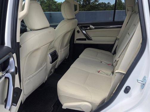 Starfire Pearl 2022 Lexus GX 460 Premium