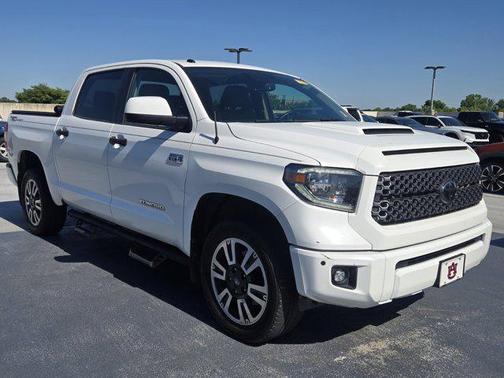 Super White 2018 Toyota Tundra SR5