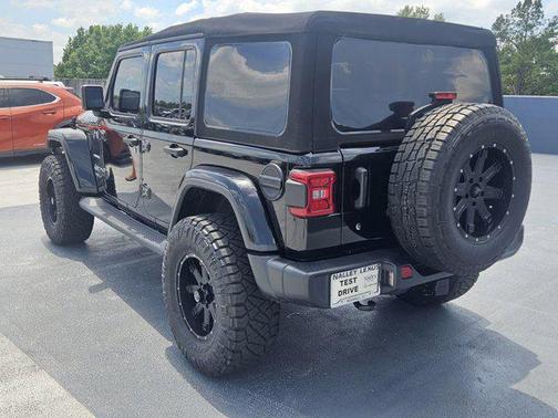 Black Clearcoat 2019 Jeep Wrangler Unlimited Sahara