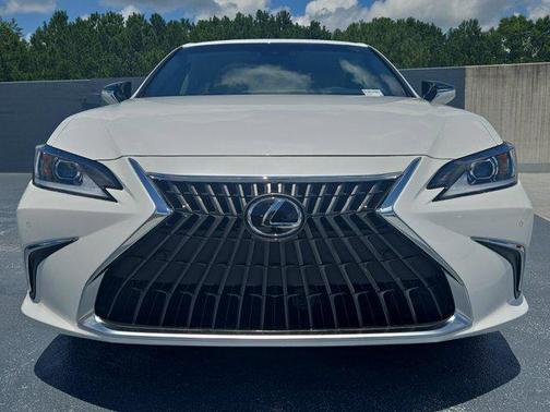 2025 Lexus ES 300h Base