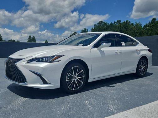2025 Lexus ES 300h Base