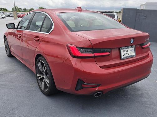 Melbourne Red Metallic 2020 BMW 330 330i