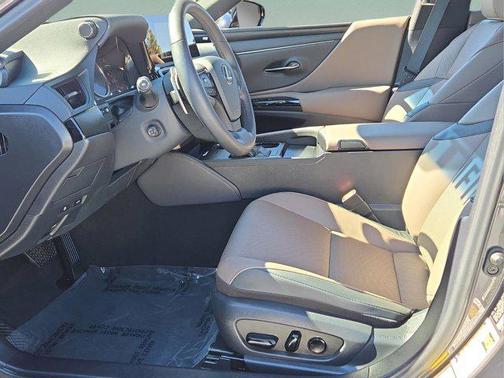 2025 Lexus ES 350 Base