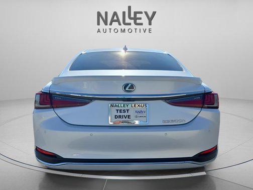 2025 Lexus ES 300h Luxury