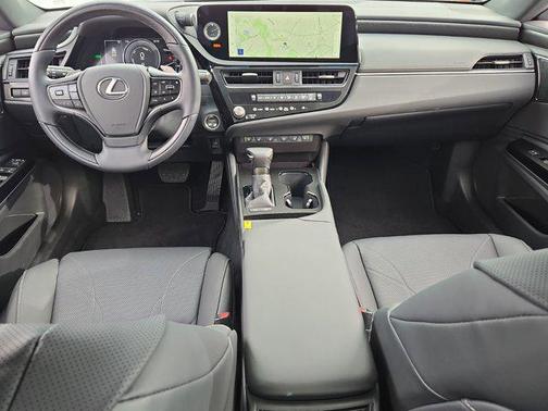 2025 Lexus ES 300h Ultra Luxury