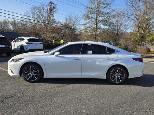 2025 Lexus ES 350 Base