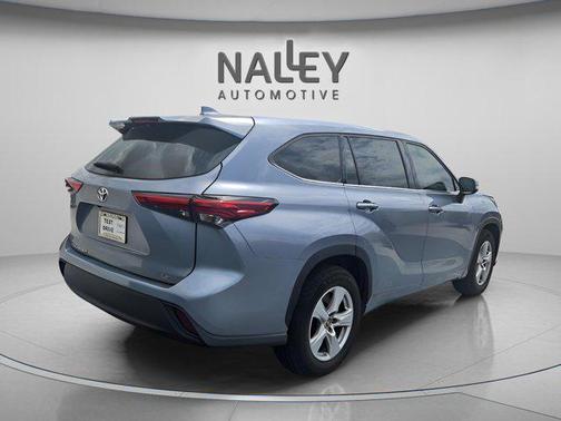 Moon Dust 2021 Toyota Highlander LE