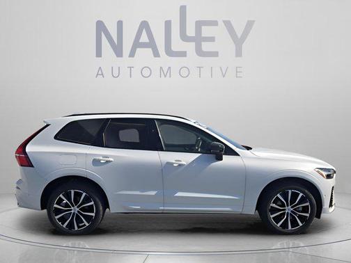 2024 Volvo XC60 B5 Plus Dark Theme