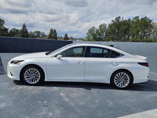 2022 Lexus ES 350 Ultra Luxury