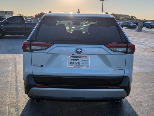 Wind Chill Pearl 2024 Toyota RAV4 Hybrid SE