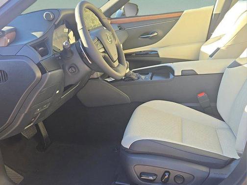 2025 Lexus ES 350 Base