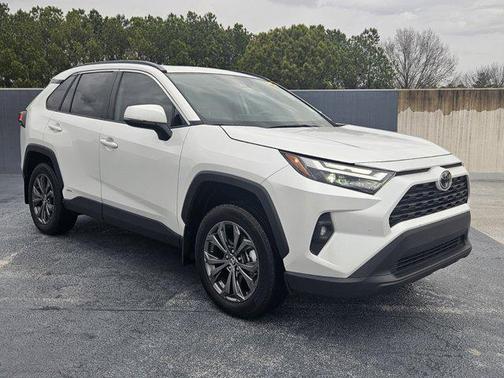 2025 Toyota RAV4 Hybrid XLE Premium
