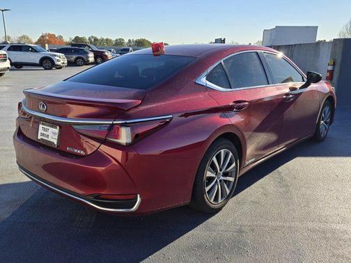 2021 Lexus ES 300h Base