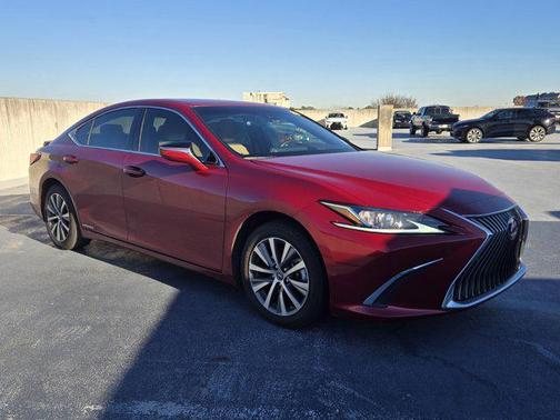 2021 Lexus ES 300h Base