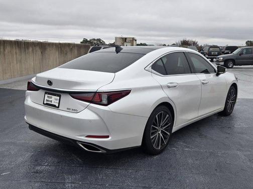 2023 Lexus ES 350 Base