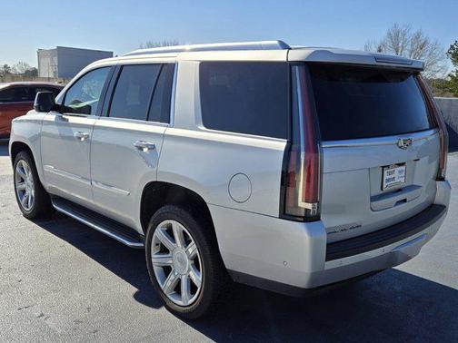 2020 Cadillac Escalade Luxury