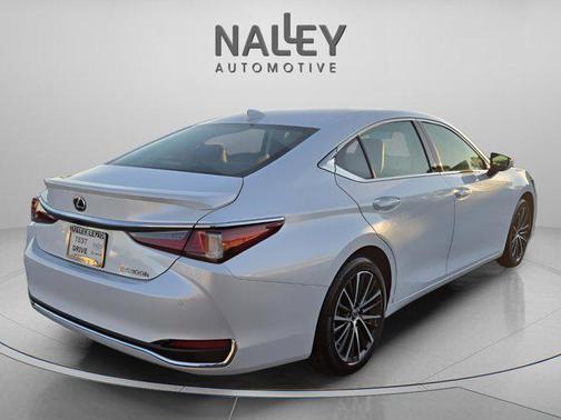 2025 Lexus ES 300h Base