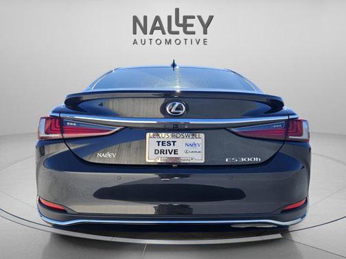 2025 Lexus ES 300h Luxury