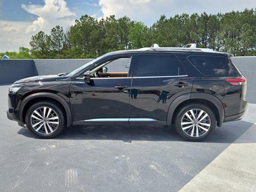 2022 Nissan Pathfinder Platinum 4WD
