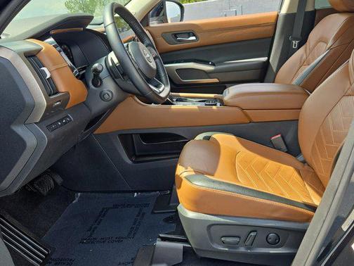 2022 Nissan Pathfinder Platinum 4WD