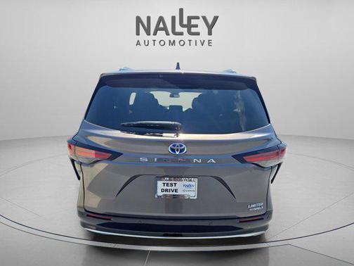2022 Toyota Sienna Limited 7-Passenger