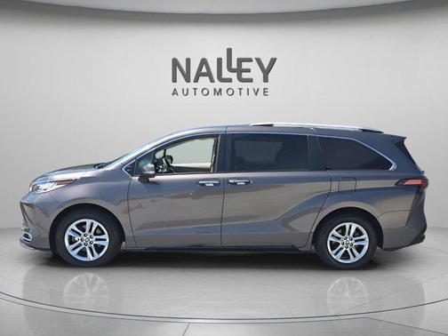 2022 Toyota Sienna Limited 7-Passenger